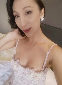 Be my guest and i will make you satisfy - Transsexual escort in Manila Photo 18 of 30