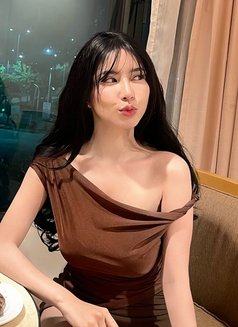 Wi Ld and Young, C. H. A. R. M! - escort in Manila Photo 2 of 21