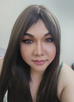 Thai Ladyboy - Masajista in Al Manama Photo 5 of 8