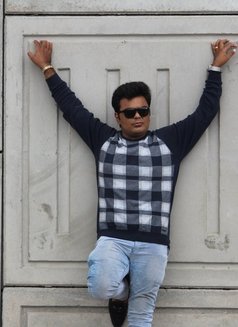 Wild Handsome Hunk - Male escort in Mumbai Photo 2 of 3