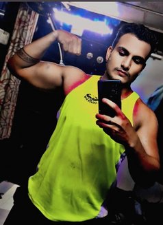 Wild Man - Acompañantes masculino in New Delhi Photo 5 of 6