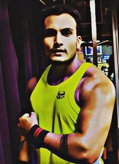 Wild Man - Acompañantes masculino in New Delhi Photo 6 of 6