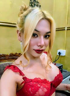 Wild Peony - Transsexual escort in Bangalore Photo 12 of 13