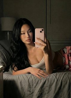 Wild & Sweet Kylie 🙂 - escort in Tokyo Photo 3 of 8