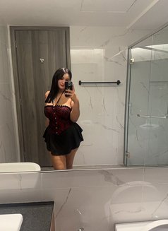 Wild versatile alisha - Acompañantes transexual in Kuala Lumpur Photo 5 of 7