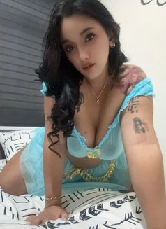 Wild versatile alisha - Acompañantes transexual in Kuala Lumpur Photo 2 of 7