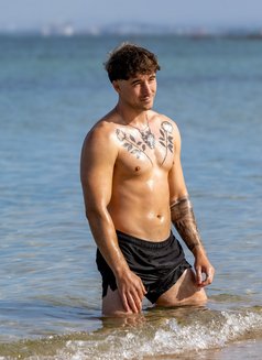Will (Straight British Escort) - Male escort in Phuket Photo 3 of 4