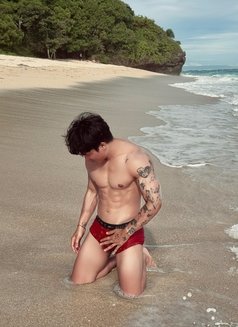 William - Acompañantes masculino in Bali Photo 2 of 4