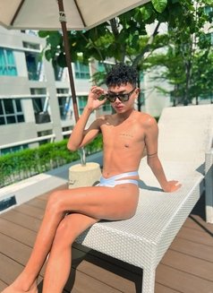 William - Male escort in Pattaya Photo 2 of 5