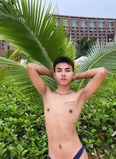 William - Male escort in Pattaya Photo 3 of 5