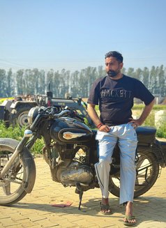 Williamson - Male escort in Chandigarh Photo 2 of 4