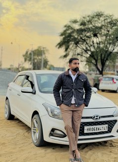 Williamson - Male escort in Chandigarh Photo 3 of 4