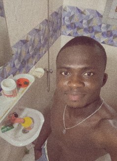 Willlaim - Male escort in Abidjan Photo 9 of 10