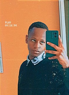 Wills - Male escort in Nairobi Photo 2 of 6