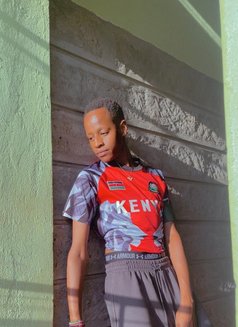 Wills - Male escort in Nairobi Photo 4 of 6