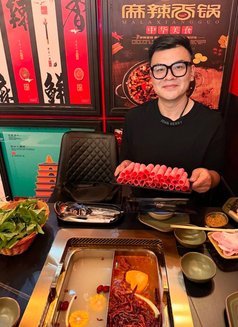 Willy Thailand - Male escort in Riyadh Photo 2 of 6