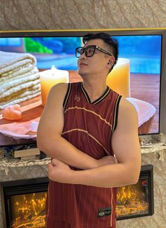 Willy Thailand - Male escort in Riyadh Photo 6 of 6