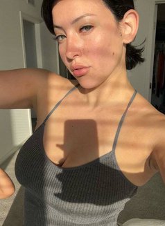 Wilma - escort in Kuwait Photo 3 of 6