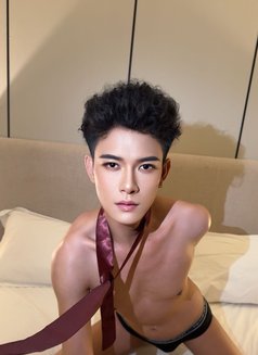 Wine Both - Transsexual escort in Riyadh Photo 8 of 10