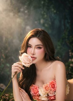 Wine supermodel VIP - escort in Bangkok Photo 8 of 17