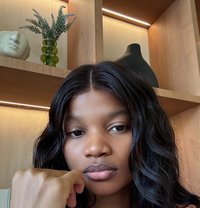 Winei - puta in Kuala Lumpur Photo 1 of 3