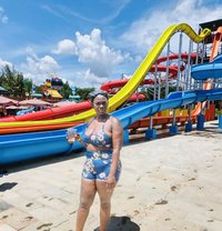 Winnie - adult performer in Nairobi