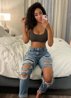 Meron Cam queen // Real meet Queen - escort in Noida Photo 7 of 7