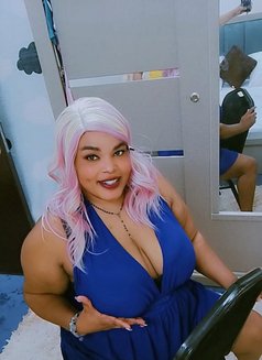 Winnie - escort in Riyadh Photo 2 of 4