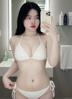 Winny - escort in Cairo Photo 4 of 4