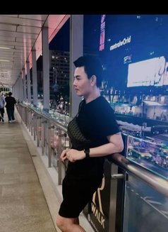 Leo - Male escort in Dubai Photo 9 of 10