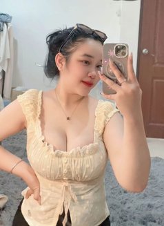 Winny - escort in Jeddah Photo 1 of 4
