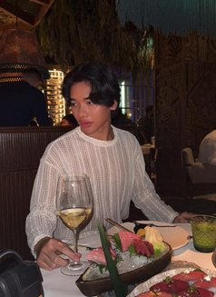Winter Asian Twink - Masajista in Dubai Photo 6 of 8