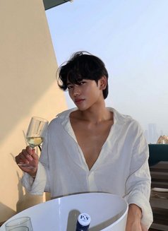Winter Asian Twink - Masajista in Dubai Photo 5 of 7
