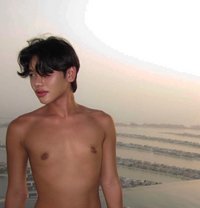 Winter Asian Twink - Masajista in Dubai