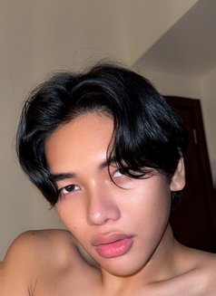 Winter Asian Twink - Masajista in Dubai Photo 5 of 5