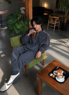 Winter Twink - masseur in Riyadh Photo 20 of 20