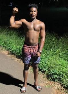 Wisdom - Acompañantes masculino in Accra Photo 2 of 5