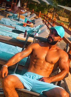 Wise - Male escort in Amman Photo 3 of 7