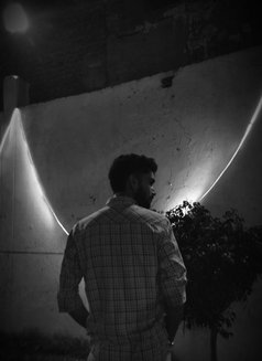 Wish Master - Acompañantes masculino in New Delhi Photo 4 of 4