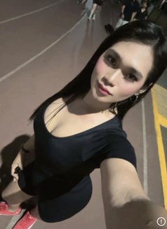 Wisle - Transsexual escort in Manila Photo 4 of 12