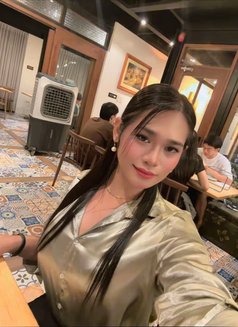 Wisle - Transsexual escort in Manila Photo 8 of 12