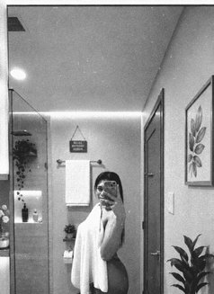 Wisle - Transsexual escort in Manila Photo 10 of 12