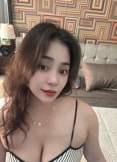 Wisx - escort in Jeddah Photo 1 of 3