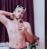 With Place Now in Hyd - Acompañantes masculino in Hyderabad