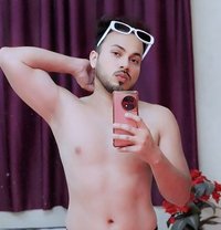 With Place Now in Hyderabad - Intérprete masculino de adultos in Hyderabad