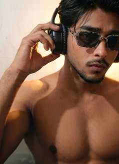 Wixxy - Male escort in Kolkata Photo 2 of 2