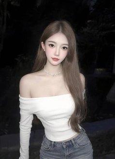 喔喔wk - escort in Dubai Photo 2 of 3