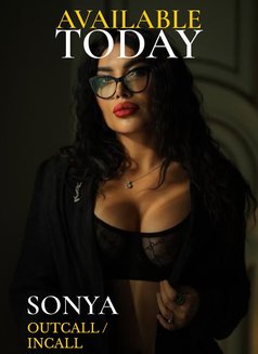 Wo W Chiks - escort agency in Dubai Photo 3 of 9