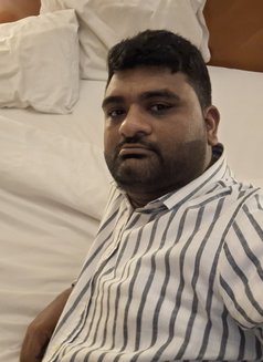 woman Only service - Male escort in Dubai Photo 2 of 5