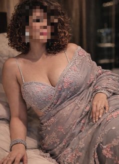 World of Professor “Sultry Anna” Cam's - puta in Mumbai Photo 1 of 5